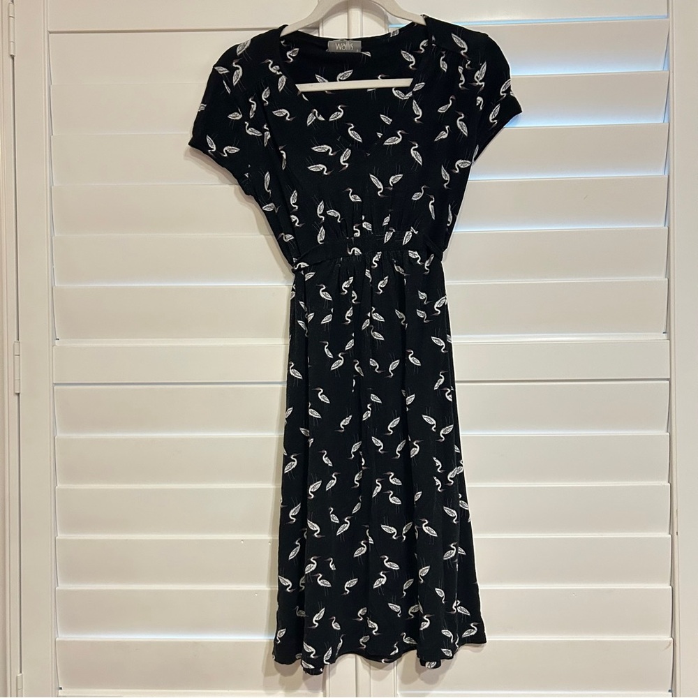 Wallis Crane Print Dress Short Sleeved Black White Size 8